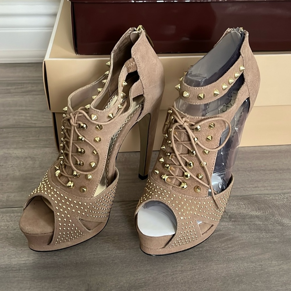 BEBE Heels size 8